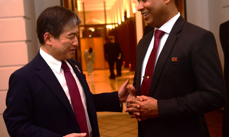 ජපානයේ නරුහිතෝ අධිරාජ්‍යයා ගේ 66 වන උපන් දිනය අමාත්‍ය වෛද්‍ය  නලින්ද ජයතිස්ස ගේ ප්‍රධානත්වයෙන්